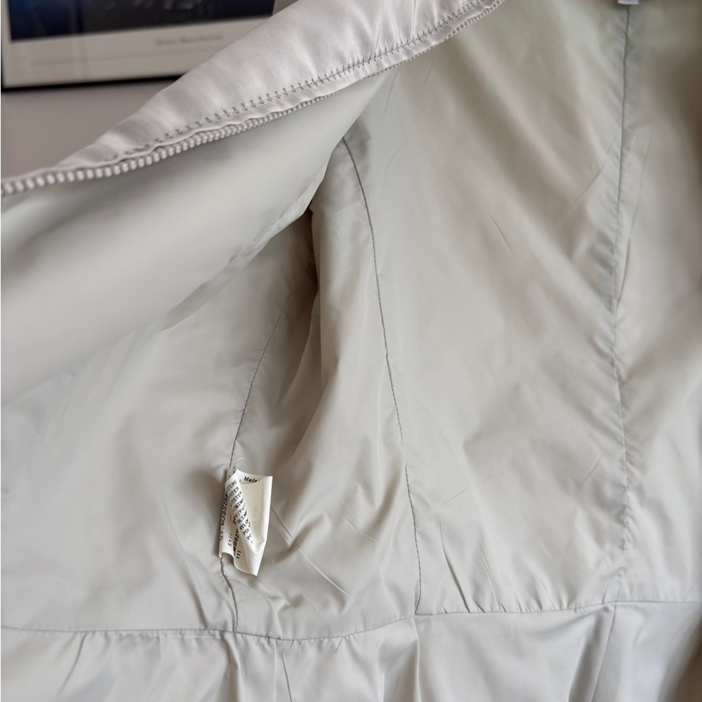 Armani Collezioni Women's Cream Jacket - Picture 6 of 8